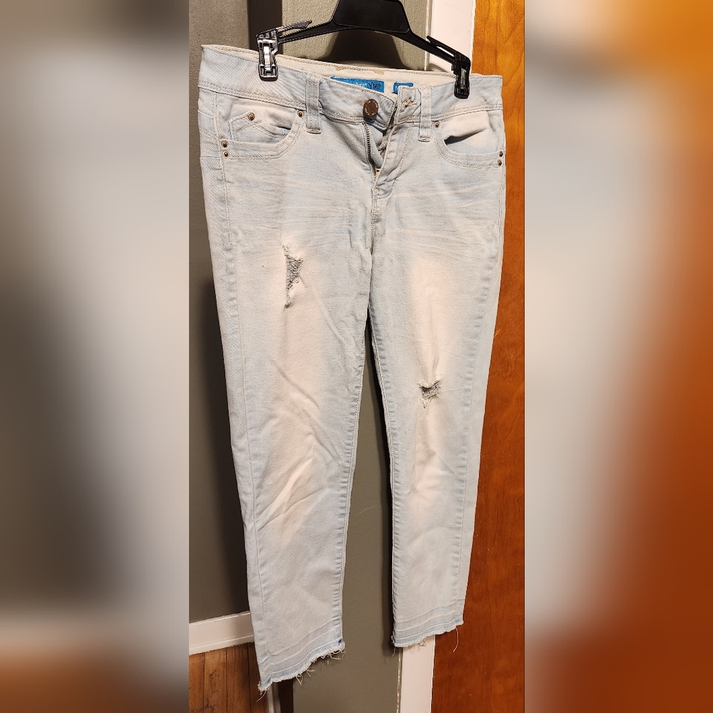 Wannabettabutt midrise ripped jeans
